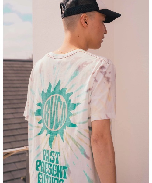 RVCA(ルーカ)の「RVCA メンズ TIEDYE SUN STAMP Tシャツ 【2024年夏モデル】/ルーカ総柄タイダイ半袖Tシャツ(Tシャツ/カットソー・メンズ・グリーン/マルチ/ブラック系その他・SMALL/MEDIUM/LARGE/X-LARGE)」の12枚目の写真