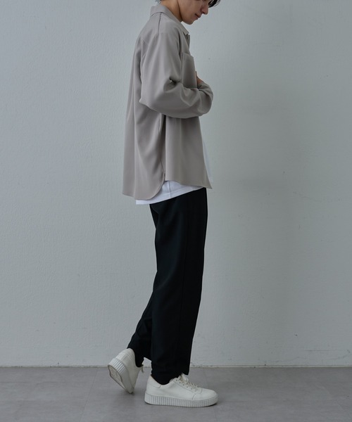 COLONY 2139（コロニートゥーワンスリーナイン）の「サステナブルストレッチイージー長袖シャツ（シャツ/ブラウス・メンズ・ブラック/グレイッシュベージュ/チャコールグレー・MEDIUM/LARGE）」の18枚目の写真