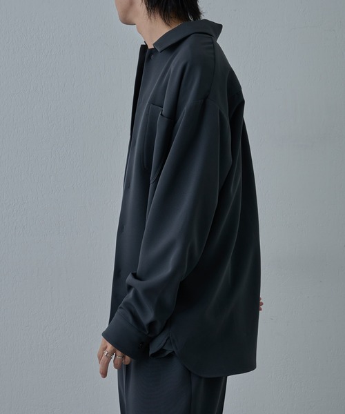 COLONY 2139（コロニートゥーワンスリーナイン）の「サステナブルストレッチイージー長袖シャツ（シャツ/ブラウス・メンズ・ブラック/グレイッシュベージュ/チャコールグレー・MEDIUM/LARGE）」の13枚目の写真