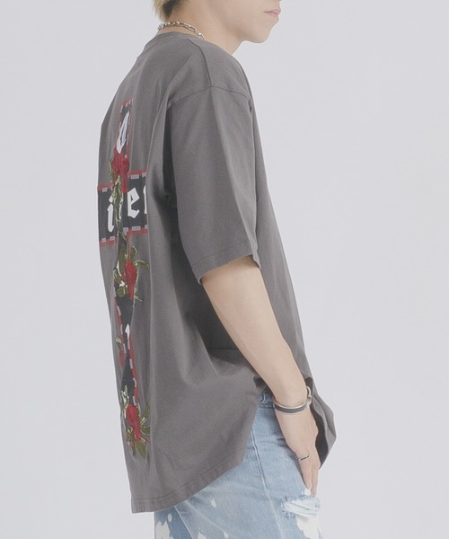 RE730(アールイーセブンサーティー)の「【RE730】十字薔薇モチーフ 半袖ビッグシルエットTシャツ(Tシャツ/カットソー・メンズ・ブラック/チャコールグレー・LARGE/MEDIUM)」の10枚目の写真