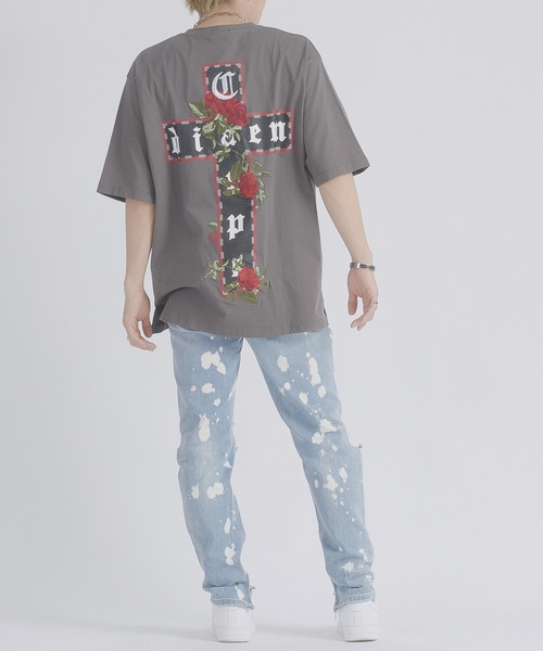 RE730(アールイーセブンサーティー)の「【RE730】十字薔薇モチーフ 半袖ビッグシルエットTシャツ(Tシャツ/カットソー・メンズ・ブラック/チャコールグレー・LARGE/MEDIUM)」の12枚目の写真