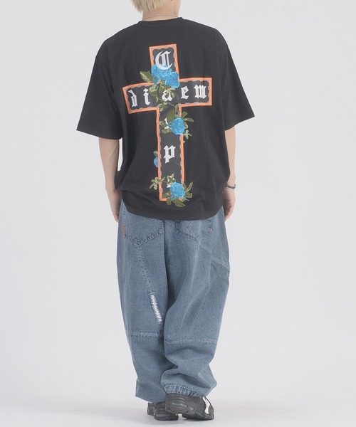 RE730(アールイーセブンサーティー)の「【RE730】十字薔薇モチーフ 半袖ビッグシルエットTシャツ(Tシャツ/カットソー・メンズ・ブラック/チャコールグレー・LARGE/MEDIUM)」の18枚目の写真