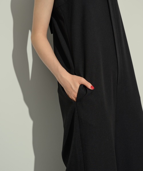 NEUNA（ヌナ）の「ストレートサロペット（サロペット/オーバーオール・レディース・ブラック/グレー・FREE/S）」の6枚目の写真