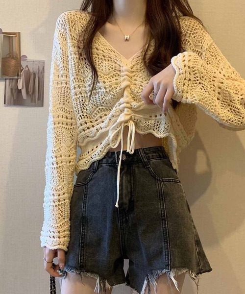 NANEA(ナネア)の「フロントシャーリングシアーニット(ニット/セーター・レディース・イエロー/ベージュ/ピンク/グリーン/ホワイト/ブルー/ブラック/アイボリー・フリー)」の17枚目の写真