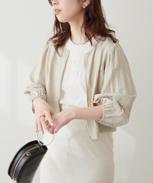 natural couture(ナチュラルクチュール)の「ランタンスリーブ涼しげシャツブルゾン(ブルゾン・レディース・アイボリー/ブラック/レッド系その他/ライトベージュ・FREE)」の3枚目の写真