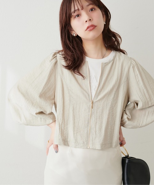 natural couture(ナチュラルクチュール)の「ランタンスリーブ涼しげシャツブルゾン(ブルゾン・レディース・アイボリー/ブラック/レッド系その他/ライトベージュ・FREE)」の21枚目の写真