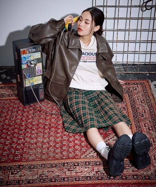 PBLIM（ページボーイリム）の「PBLIM/カラーパイピングスウェット（スウェット・レディース・グリーン/ブラウン/ベージュ・FREE）」の5枚目の写真