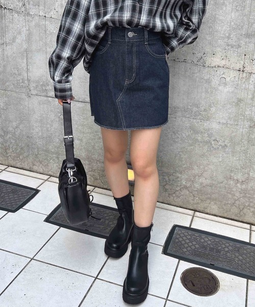 INGNI（イング）の「オーバーダイカットオフデニムスカート（デニムスカート・レディース・グレー/ブルー系その他/インディゴブルー・FREE）」の14枚目の写真