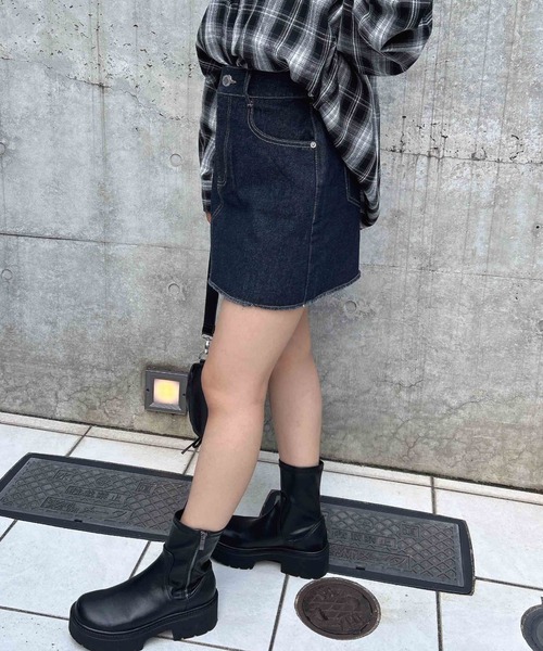 INGNI（イング）の「オーバーダイカットオフデニムスカート（デニムスカート・レディース・グレー/ブルー系その他/インディゴブルー・FREE）」の16枚目の写真