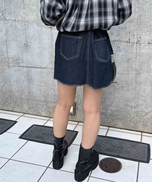 INGNI（イング）の「オーバーダイカットオフデニムスカート（デニムスカート・レディース・グレー/ブルー系その他/インディゴブルー・FREE）」の17枚目の写真
