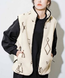 リブ　イン　コンフォート　栞里ちゃんとつくった　毎日大活躍！　幾何学柄プリントのボアベスト〈アイボリー〉