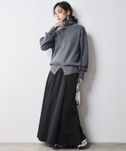 CHIC STYLE（シックスタイル）の「フレアマキシスカート ＜大きいサイズ有＞シックスタイル（スカート・レディース・ブルー/グレー/ブラック・M/L/LL/3L/4L/5L）」の4枚目の写真