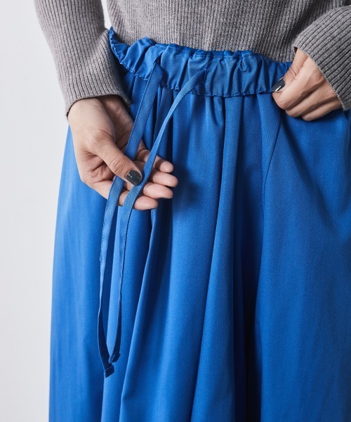 CHIC STYLE（シックスタイル）の「フレアマキシスカート ＜大きいサイズ有＞シックスタイル（スカート・レディース・ブルー/グレー/ブラック・M/L/LL/3L/4L/5L）」の19枚目の写真