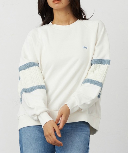 Lee(リー)の「Lee/リー ニットパネルスリーブ スウェット(スウェット・レディース・ブルー/レッド/ピンク/ライム/ピンク系その他/サックスブルー・MEDIUM)」の1枚目の写真