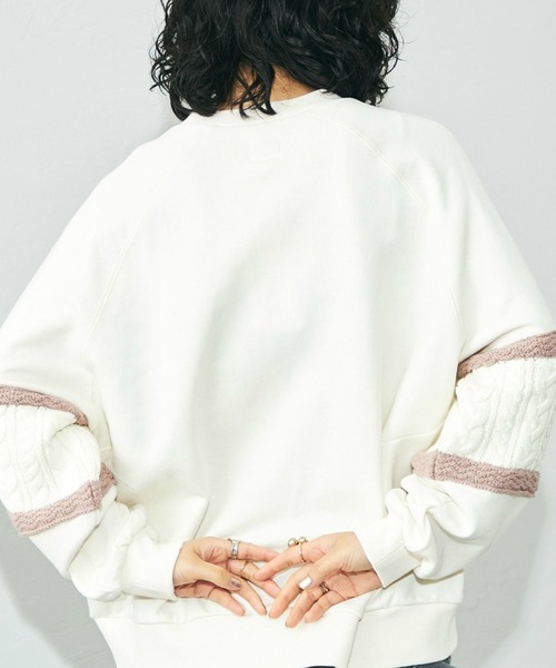 Lee(リー)の「Lee/リー ニットパネルスリーブ スウェット(スウェット・レディース・ブルー/レッド/ピンク/ライム/ピンク系その他/サックスブルー・MEDIUM)」の2枚目の写真