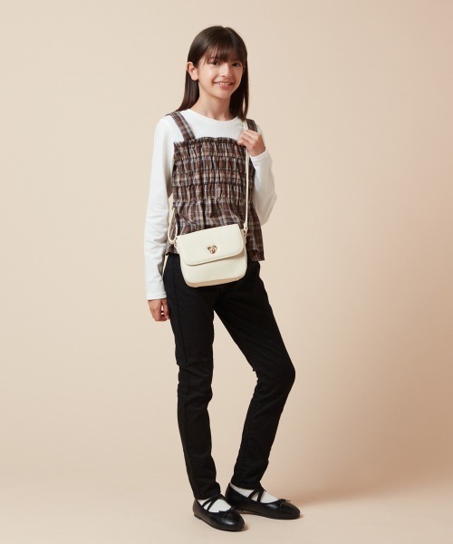 a.v.v（アーヴェヴェ）の「[KIDS]ミニショルダ―（ショルダーバッグ・キッズ・ホワイト/ブルー/ブラック・120）」の18枚目の写真