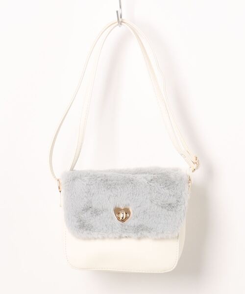 a.v.v（アーヴェヴェ）の「[KIDS]ミニショルダ―（ショルダーバッグ・キッズ・ホワイト/ブルー/ブラック・120）」の19枚目の写真