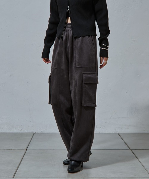 COLONY 2139（コロニートゥーワンスリーナイン）の「スエードポンチカーゴパンツ（カーゴパンツ・レディース・グレー/アイボリー/ブラック・MEDIUM/SMALL）」の4枚目の写真