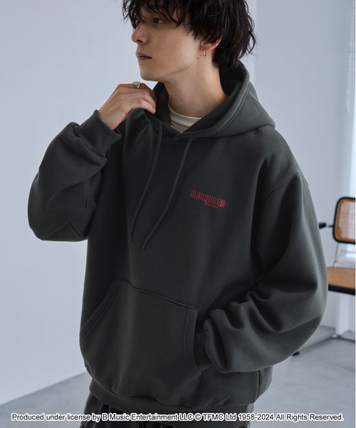 MONO-MART(モノマート)の「【marquee club】別注 ヴィンテージライクバンドバックプリントプルオーバーパーカー(パーカー・メンズ・ブラック系2/スミクロ/ブラック系・L/M)」の10枚目の写真