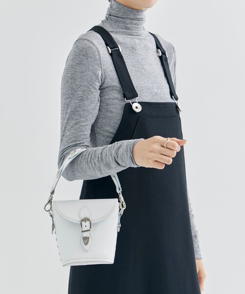 TOGA（トーガ）の「【TOGA×Zatchels/トーガ×ザッチェルズ】Barrel TOGA × Zatchels（ボディバッグ/ウエストポーチ・レディース・ブラック/ホワイト・FREE）」の5枚目の写真