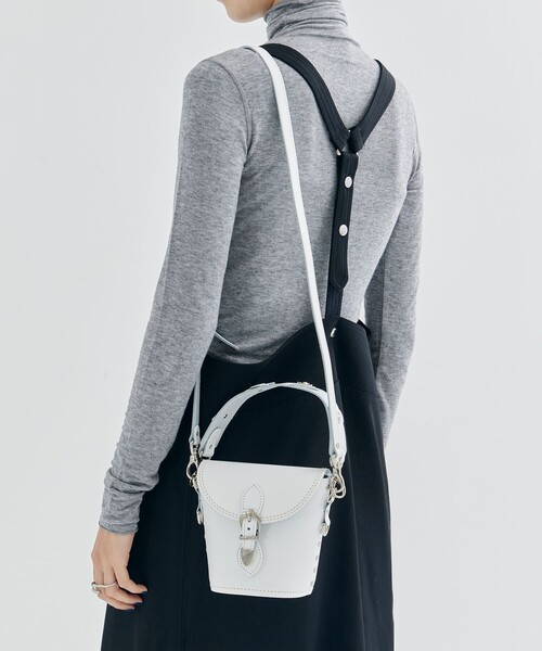 TOGA（トーガ）の「【TOGA×Zatchels/トーガ×ザッチェルズ】Barrel TOGA × Zatchels（ボディバッグ/ウエストポーチ・レディース・ブラック/ホワイト・FREE）」の6枚目の写真