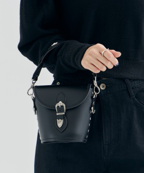 TOGA（トーガ）の「【TOGA×Zatchels/トーガ×ザッチェルズ】Barrel TOGA × Zatchels（ボディバッグ/ウエストポーチ・レディース・ブラック/ホワイト・FREE）」の14枚目の写真