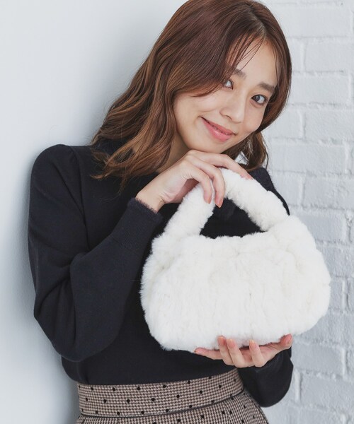index（インデックス）の「◆【2WAY】フェイクファーショルダーBAG（ハンドバッグ・レディース・ベージュ/オフホワイト/グレー・00）」の5枚目の写真