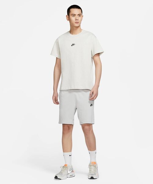 NIKE(ナイキ)の「ナイキ スポーツウェア プレミアム エッセンシャル Tシャツ / Nike Sportswear Premium Essentials Men's T-Shirt DN5241-072 LIGHT BONE(Tシャツ/カットソー・メンズ・オフホワイト・L/M/S/XL)」の3枚目の写真
