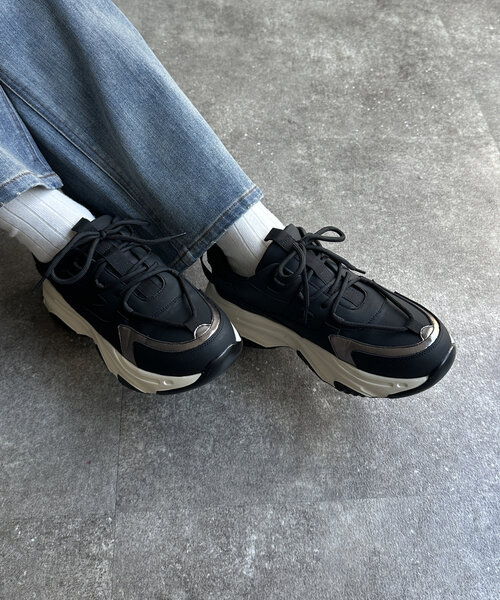 Chez toi（シェトワ）の「メタリックラインスニーカー（スニーカー・レディース・オフホワイト/ブラック/ベージュ・35/37/39）」の17枚目の写真