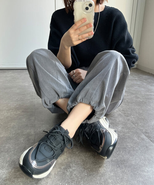 Chez toi（シェトワ）の「メタリックラインスニーカー（スニーカー・レディース・オフホワイト/ブラック/ベージュ・35/37/39）」の16枚目の写真