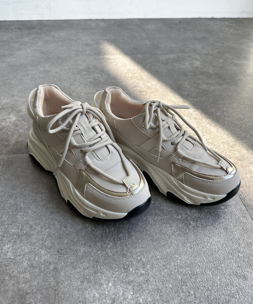 Chez toi（シェトワ）の「メタリックラインスニーカー（スニーカー・レディース・オフホワイト/ブラック/ベージュ・35/37/39）」の13枚目の写真