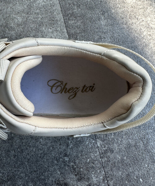 Chez toi（シェトワ）の「メタリックラインスニーカー（スニーカー・レディース・オフホワイト/ブラック/ベージュ・35/37/39）」の8枚目の写真