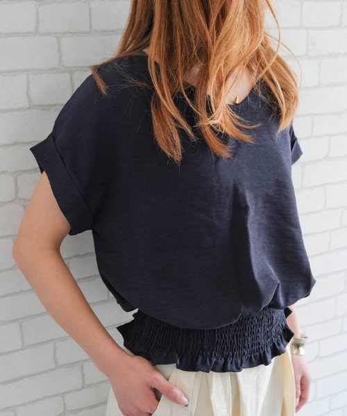 aquagarage（アクアガレージ）の「ウエストシャーリング深Vネックブラウス（シャツ/ブラウス・レディース・ブラック/ホワイト/ベージュ/キャメル/レッド/サックスブルー/ネイビー/チャコール・M/L）」の5枚目の写真