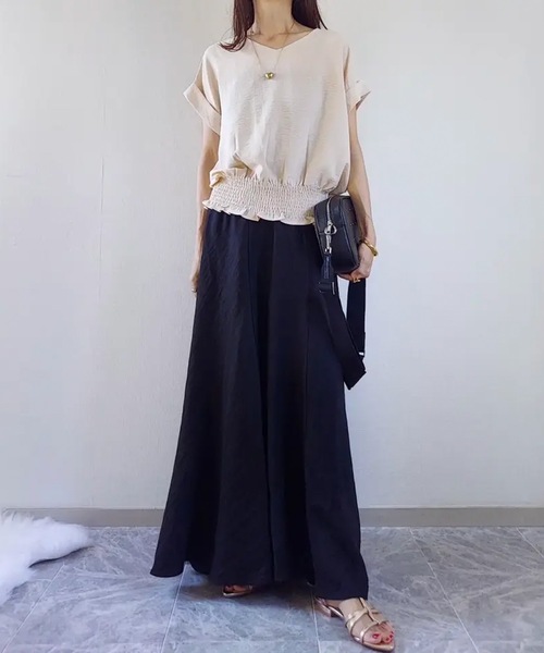 aquagarage（アクアガレージ）の「ウエストシャーリング深Vネックブラウス（シャツ/ブラウス・レディース・ブラック/ホワイト/ベージュ/キャメル/レッド/サックスブルー/ネイビー/チャコール・M/L）」の17枚目の写真