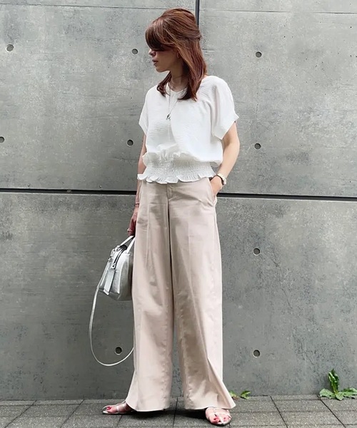 aquagarage（アクアガレージ）の「ウエストシャーリング深Vネックブラウス（シャツ/ブラウス・レディース・ブラック/ホワイト/ベージュ/キャメル/レッド/サックスブルー/ネイビー/チャコール・M/L）」の14枚目の写真