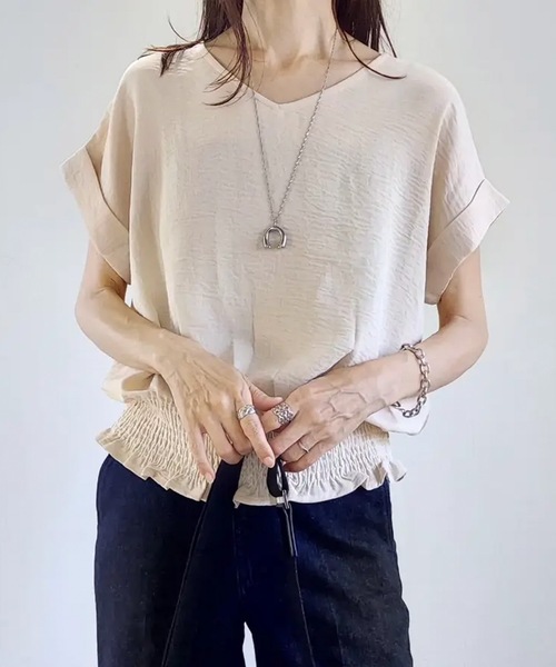 aquagarage（アクアガレージ）の「ウエストシャーリング深Vネックブラウス（シャツ/ブラウス・レディース・ブラック/ホワイト/ベージュ/キャメル/レッド/サックスブルー/ネイビー/チャコール・M/L）」の16枚目の写真