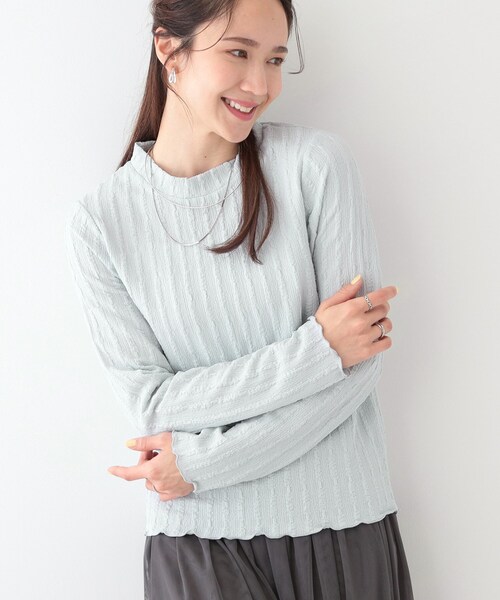 DRESKIP(ドレスキップ)の「◆【S-LL】一枚でもインナーでも ふくれジャカード プチハイネックトップス(Tシャツ/カットソー・レディース・オフホワイト/ブラック/ライトブルー・01/02/03/04)」の1枚目の写真