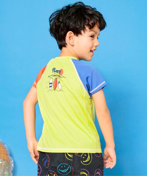 BREEZE（ブリーズ）の「【UVカット/ベビー＆キッズ】半袖ラッシュガード（ラッシュガード・キッズ・ライトグレー/ライム・80/90/100/110/120/130/140）」の2枚目の写真