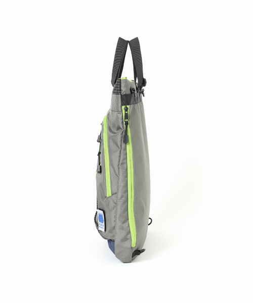 MADDEN(メデン)の「MADDEN /メデン 別注 マルチウェイ ヘルメットバッグ(ハンドバッグ・メンズ・チャコールグレー/ブラック・FREE)」の3枚目の写真