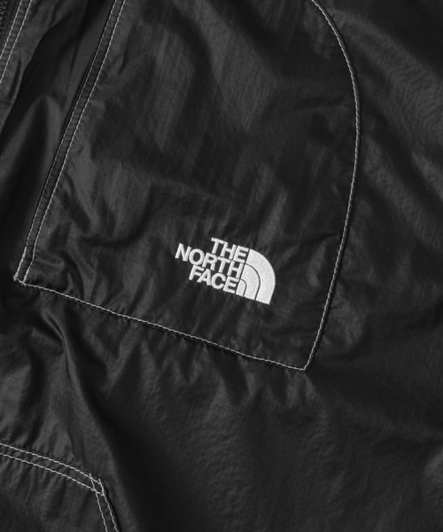 THE NORTH FACE(ザノースフェイス)の「THE NORTH FACE Free Run Wind Parka(マウンテンパーカー・メンズ・ブラック/ブルー・LARGE/X-LARGE)」の5枚目の写真
