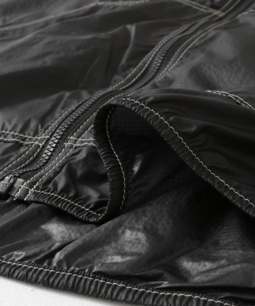 THE NORTH FACE(ザノースフェイス)の「THE NORTH FACE Free Run Wind Parka(マウンテンパーカー・メンズ・ブラック/ブルー・LARGE/X-LARGE)」の7枚目の写真
