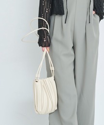 attiree（アティレー）の「プリーツショルダーバッグ（ショルダーバッグ）」