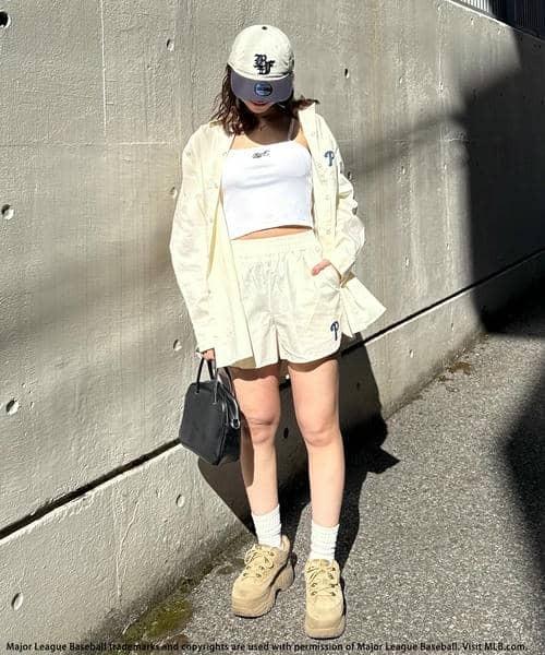 BACK TO THE FIELD(バック トゥー ザ フィールド)の「【MLB】オーバーサイズシャツ×ショートパンツセットアップ(ワンピース・レディース・ピンク/ブラック/オフホワイト・FREE)」の18枚目の写真