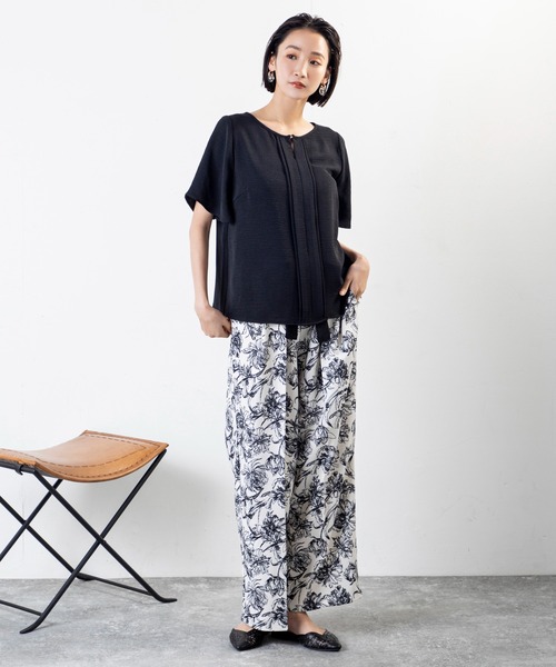 MILLION CARATS(ミリオンカラッツ)の「花柄で魅せる、リボン付き美脚ワイドパンツ(その他パンツ・レディース・オフホワイト/ブラック・FREE)」の15枚目の写真