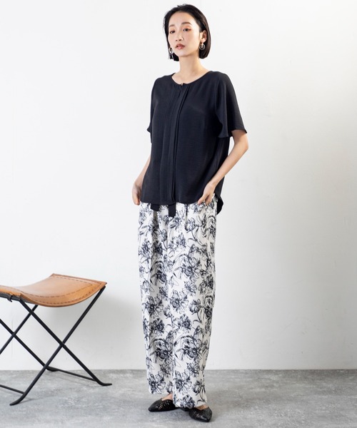 MILLION CARATS(ミリオンカラッツ)の「花柄で魅せる、リボン付き美脚ワイドパンツ(その他パンツ・レディース・オフホワイト/ブラック・FREE)」の17枚目の写真