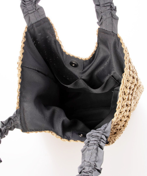 cache cache（カシュ カシュ）の「カシュカシュ cachecache / フリルハンドルクロッシェトート（かごバッグ・レディース・グレー/ブルー/ライトグレー/ブラック/ベージュ・FREE）」の17枚目の写真