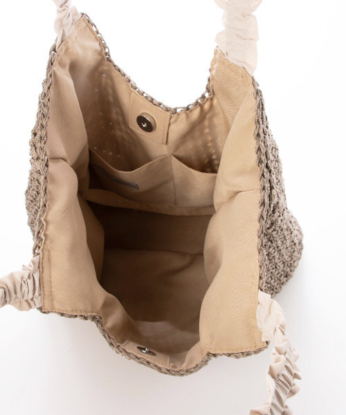 cache cache（カシュ カシュ）の「カシュカシュ cachecache / フリルハンドルクロッシェトート（かごバッグ・レディース・グレー/ブルー/ライトグレー/ブラック/ベージュ・FREE）」の13枚目の写真