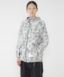 and wander（アンドワンダー）の「GRAMICCI × and wander  brushed nylon jacket ブラッシュドナイロンジャケット（ナイロンジャケット・メンズ）」