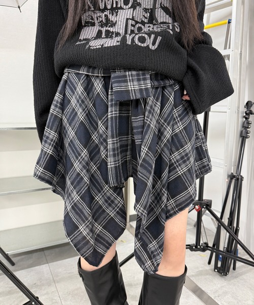 Figments(フィグメンツ)の「フェイクスリーブイレヘムスカート(スカート・レディース・ブラック/レッド/グレー/ネイビー/レッド系その他/ブラウン・FREE)」の1枚目の写真