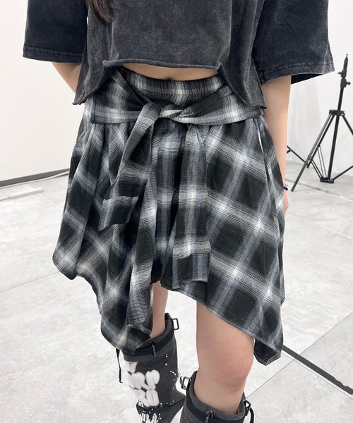 Figments(フィグメンツ)の「フェイクスリーブイレヘムスカート(スカート・レディース・ブラック/レッド/グレー/ネイビー/レッド系その他/ブラウン・FREE)」の8枚目の写真